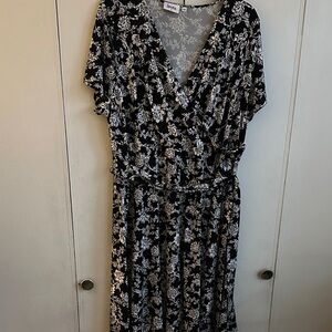 Leota Floral Black and White Dress